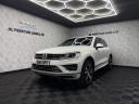 Volkswagen Touareg 3.0 TDI V6 BlueMotion Tech R-Line Tiptronic 4WD Euro 6 (s/s) 5dr