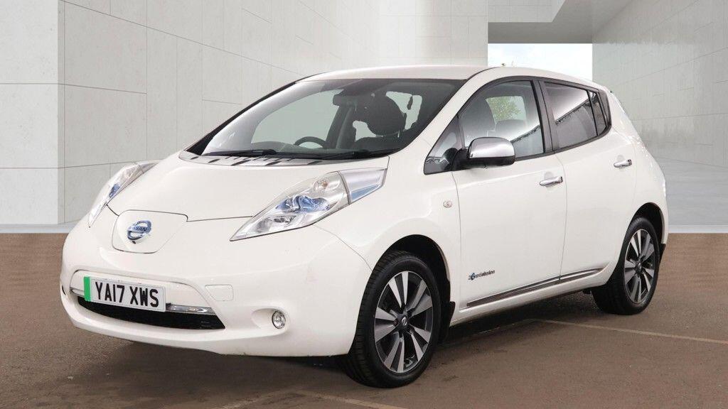 2017 NISSAN LEAF